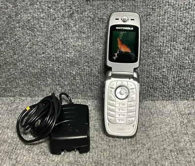 Flip-Phone Motorola V360 Bluetooth GSM VGA 4X Zoom  • $44.02