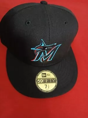 New Era Brand 59FIFTY Miami Marlins Black Fitted Size 7 1/2 Home Baseball Cap • $35.50