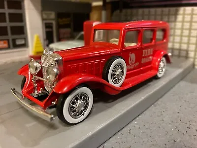 1931 Cadillac V-16 Manhattan Fire Department Ambulance 1:43 Scale • $21.99