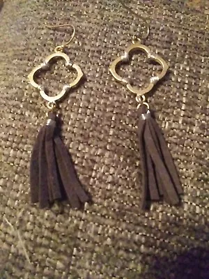 Moroccan Tassel. Gold Tone Dangle Drop Earrings 2 1/2 Inch Long • $5.60