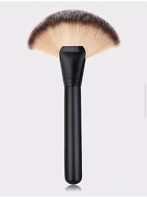 Fan Make Up  Single Large Soft & Dense Brush • £4