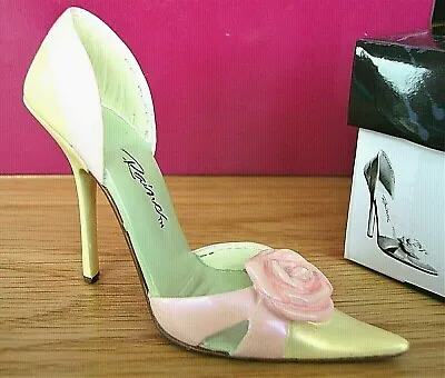 £8.50 • Buy Just The Right Shoe - Steadfast Rose 2012 Cancer, Variation Of Sassy And Twisted