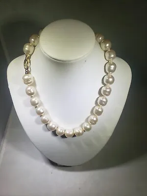 Vintage Majorica 17 ..13.4mm X 14.5 Mm 17   Pearl Necklace • $166