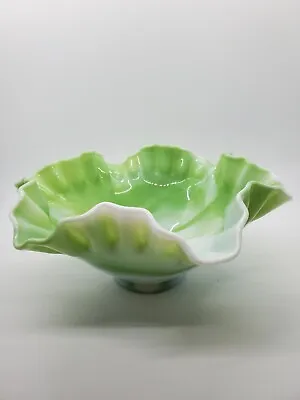 Vintage Westmoreland Milk Glass Green & White Swirl Slag Crimp Ruffled Bowl RL-8 • $42.28
