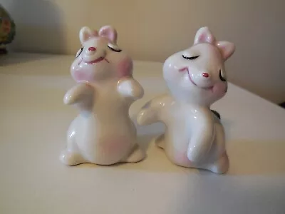 Vintage 50's Van Tellingen Bunny Huggies Salt & Pepper Shakers • $3.99