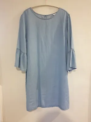 $19 • Buy Nwot Chambray Dress - Sz 14
