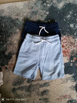 £2 • Buy Boys Shorts 18-24 Months