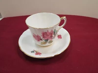 Vintage Royal London Bone China England Tea Cup & Saucer Yellow Rose Gold Trim • $15