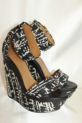 L.A.M.B. Gwen Stefani Black Tribal Batik Platform Wedge Ankle Strap Heels Sz 9 • $59.96