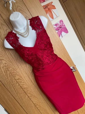 £20 • Buy ❤️❤️stunning❤️❤️lipsy London Size 14 Red Applique Wiggle Dress❤️fast Post❤️
