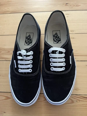 $20 • Buy Vans Authentic Unisex Shoes Black UK 6