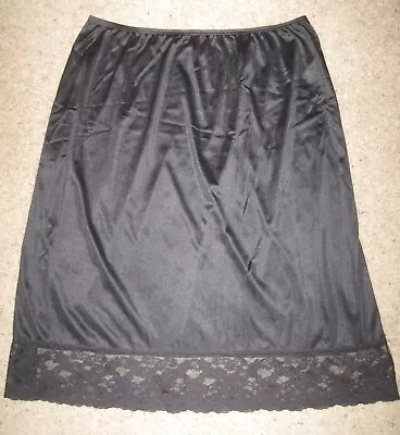 VASSARETTE Women's PLUS BLACK SILKY NYLON 1/2 HALF SLIP 28  PETTICOAT; Size 2XL • $13.99