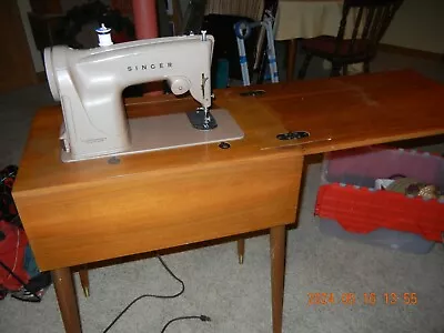 Singer Sewing Machine Vintage In Cabinet • $75