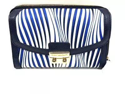 Vera Bradley Ultimate Wristlet Wavy Stripe W-Navy Ladies Clutch • $18