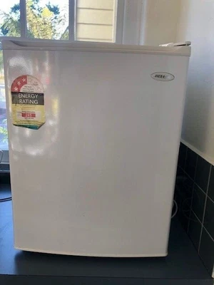 $54 • Buy Heller 75L Electric Mini Bar Fridge Home/Office Refrigerator/Cooler/Ice Box
