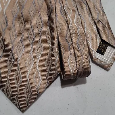 Bugatchi Uomo 100% Silk Made In Italy 3.5  X 58  Gold Diamond Geometric Neck Tie • $29.95