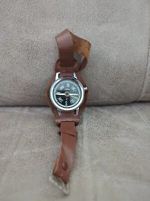 $25 • Buy VINTAGE WRIST COMPASS TC JAPAN WATCH STYLE W / LEATHER BAND Nice!