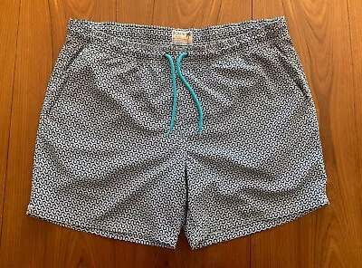 J Crew Men's Flex Swimwear Shorts Size Large 6” Inseam Geometric Blue And White • $14.99