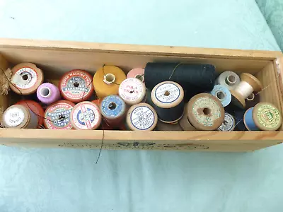 29 Vintage Wooden Large/small Cotton/linen/silk Reels Bobbins In Box • £4.99