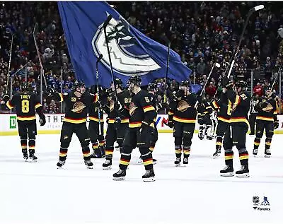 Vancouver Canucks Unsigned 2019-20 Team Celebration Photo • $14.99