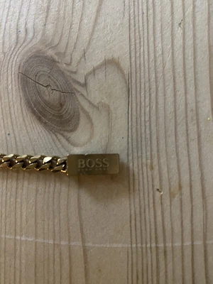 £12 • Buy Hugo Boss Chain Mens Yellow Gold Tone Bracelet