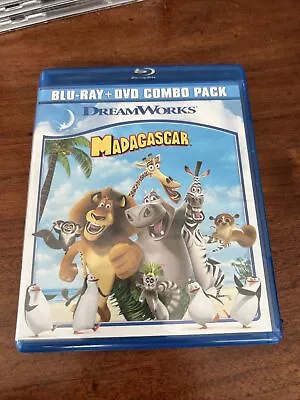 Madagascar (Blu-ray + DVD 2005) • $4.95