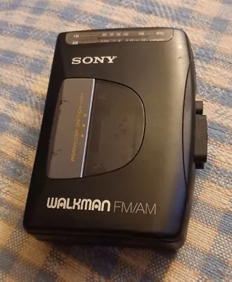 $24.99 • Buy VTG Sony Walkman FM/AM WM-FX10 Radio Cassette Player ESTATE SALE FIND UNTESTED 