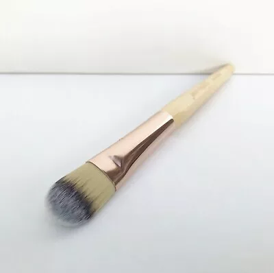 1x Jane Iredale Foundation Brush Full Size Brand New! • £16.88