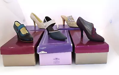 £9.99 • Buy Just The Right Shoe/If The Shoe Fits 5 Miniature Shoes Good Condition Boxed