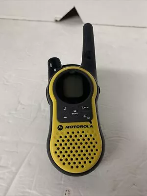 (z) Motorola Yellow MH230R 22 Channel 2 Way 3 Mile Walkie Talkie K7GMHBCJ • $14.99