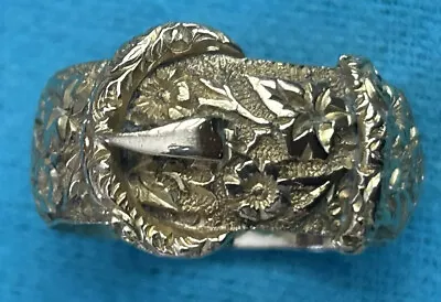 18 Carat Gold Edwardian Rose Patterned Buckle Ring Size T • £895