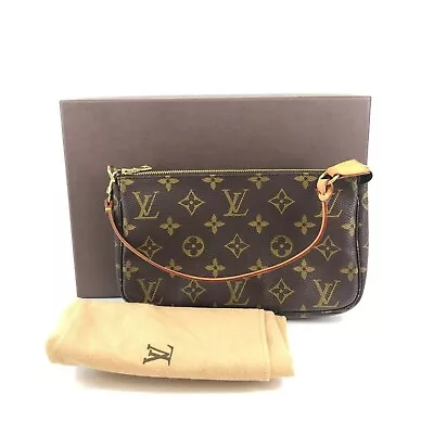 LOUIS VUITTON Monogram Pochette Accessoires M51980 S18244/43 • £458