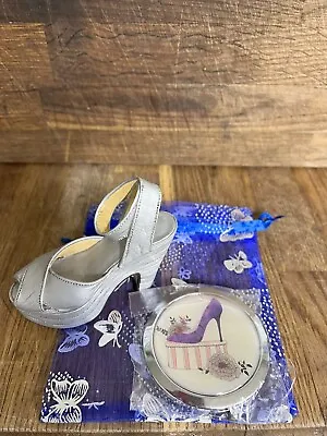 £5.75 • Buy Just The Right Shoe With Compact Mirror.