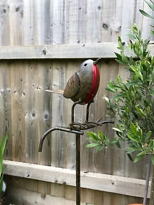 Robin On Stick | Metal Tin British Garden Bird Animal Statue Ornament Figure • £17.99