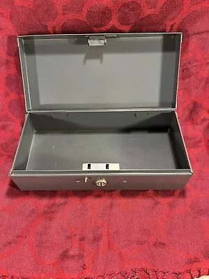 Vintage Gray Metal Cash Box Without Key Good Closure Latch. -- • $14