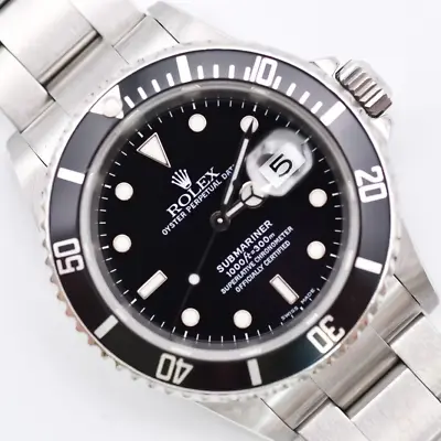 Rolex Submariner Date 40mm - Men's Black Dial / Black Bezel Watch - 16610 • $8800