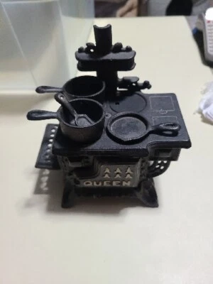 $35 • Buy Vintage Miniature Queen Cast Iron Stove Estate Find 