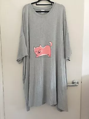 Oodie Grey Shortsleeved Smiling Cat Nightdress • $38