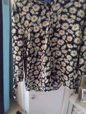 Ladies Tops Size 14 TU Blouse With Daisy Pattern Good Condition. • £4.05