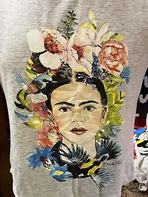 FRIDA KAHLO Official Women's Mexican Artist Portrait T-Shirt Size Small • $15.96
