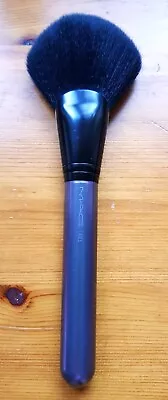 £15.99 • Buy MAC 140S Fan Brush