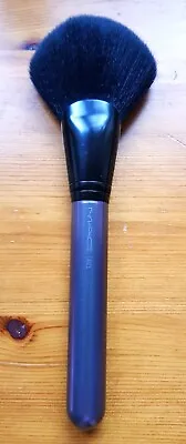 MAC 140S Fan Brush • £15.99