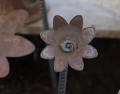 Rustic Metal  Flower Garden Stake With 3 Inch Diameter Flower • $10.95