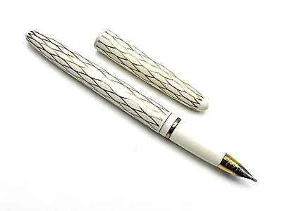 NICE VINTAGE 1960s LADY SHEAFFER X CLIPLESS TULLE WHITE FOUNTAIN PEN 14K 585 F • $65