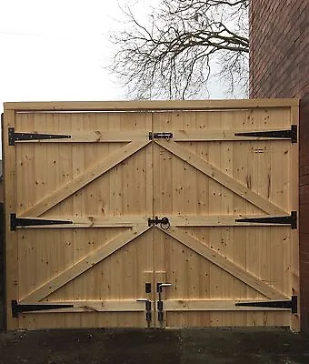 Wooden Driveway Gates 6ft High Straight Top T&g Free Hinges & Top Bolt • £430