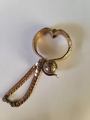 Vtg. Glove/Scarf Goldtone Clip With Attached Chain Pre-owned  • $10.99