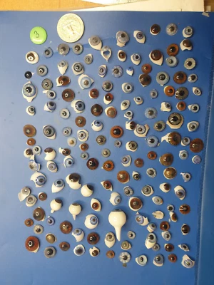£56.72 • Buy Antique Approx 150 Defective Broken Glass Eyes Doll Eyes Only Pupil Lauscha 1870