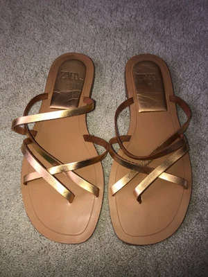 $19.99 • Buy Zara  39 US Size 8 Gold Metallic Sandals