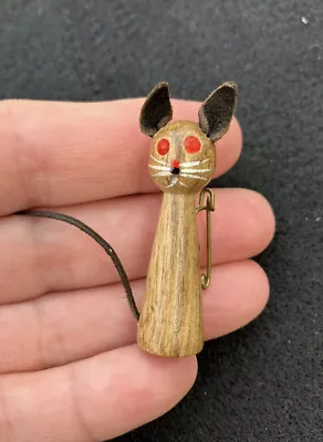 $6.99 • Buy VINTAGE MCM Wooden Halloween Cat Pin And Other Pins, Lot Of 4