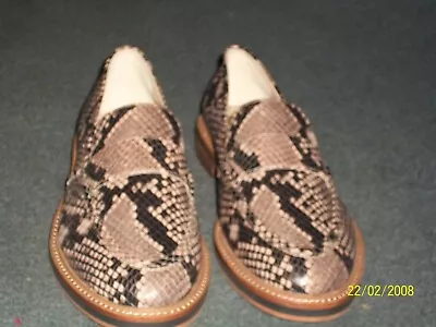 New Vince Camuto Womens Jorda Snake Skin Print Leather Loafer Shoes Size 6 1/2 • $9.99